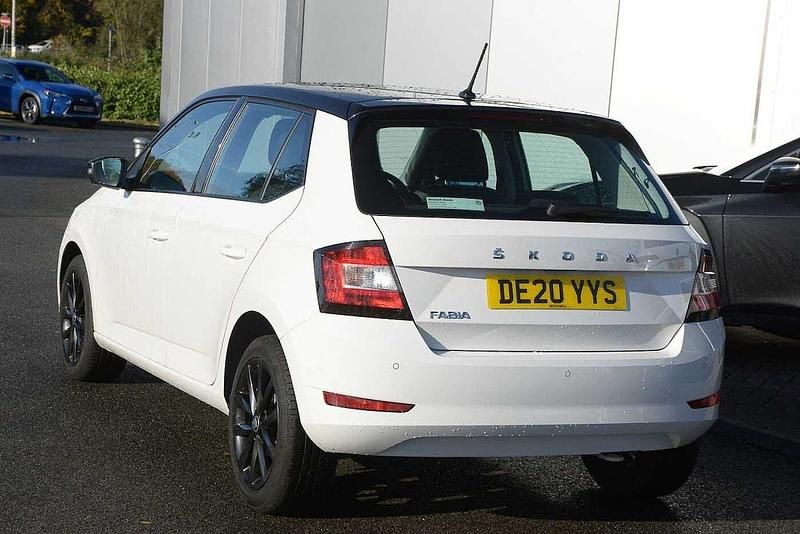Used Skoda Fabia Colour Edition 70 HP (51 kW) 2020 Candy white black magic pearl effect Hatchback