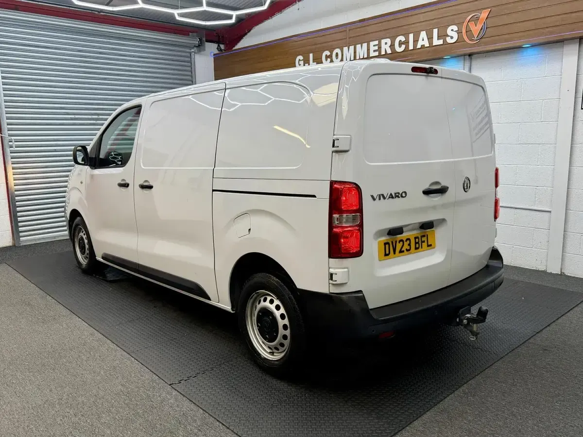 Used Vauxhall Vivaro S 100 HP (73 kW) 2023 White MPV