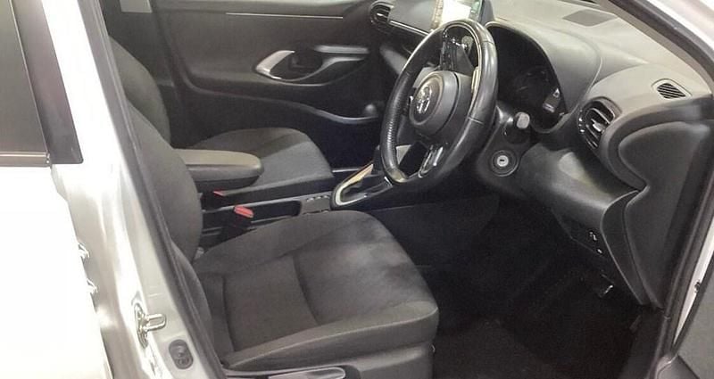 Used Toyota Yaris Hybrid 2022 White Hatchback