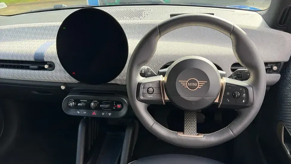 Used Mini Cooper SE Hatch 158 kW (215 HP) 2024 Blue Hatchback
