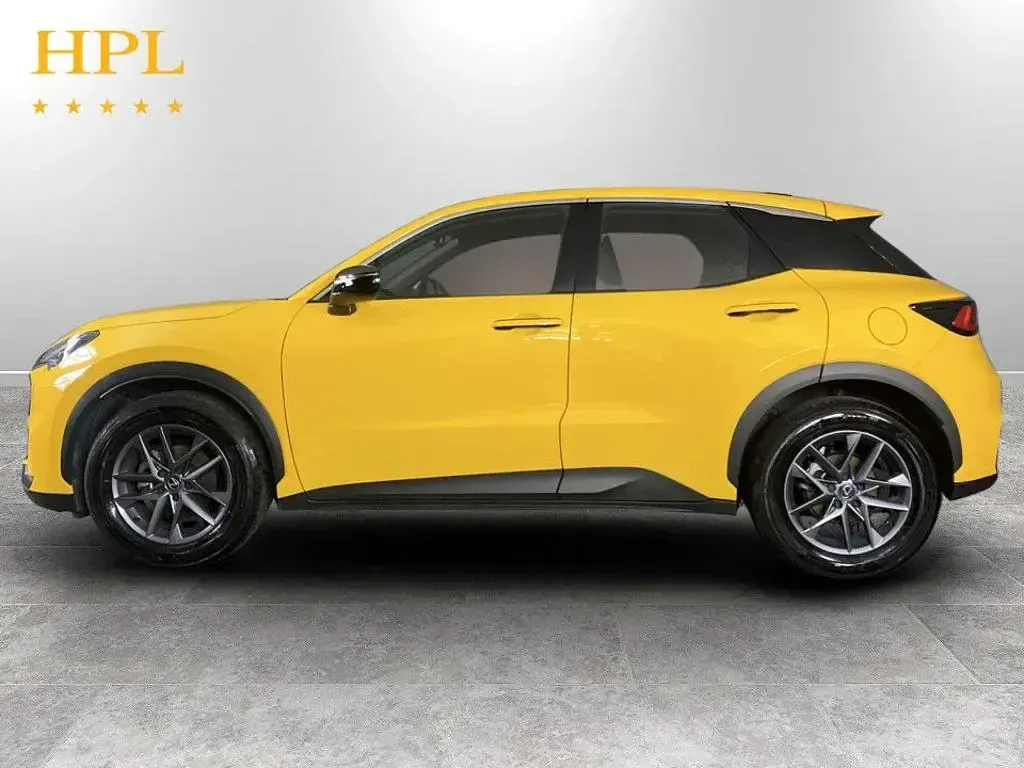 Used Lexus LBX 136 HP (100 kW) 2024 Yellow SUV