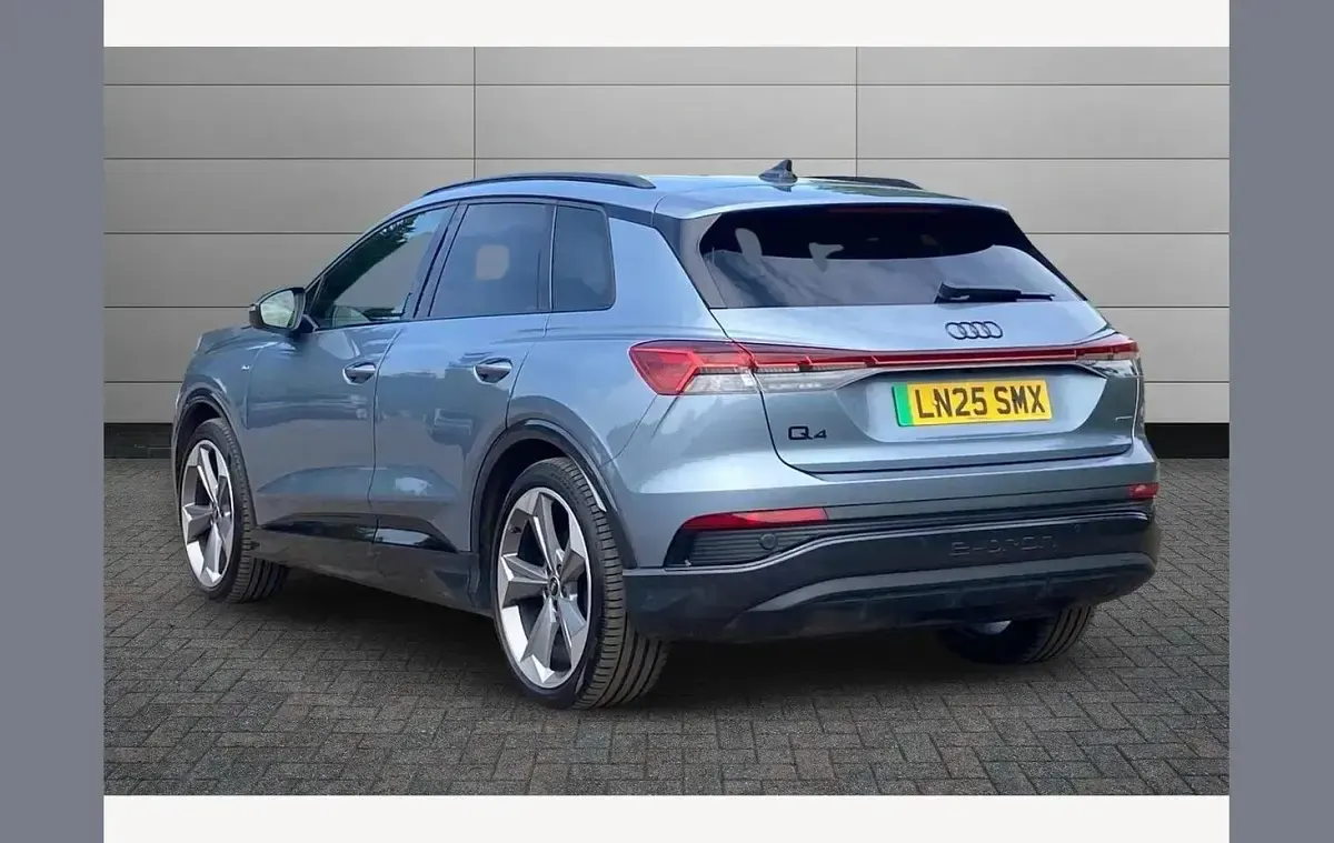 Used Audi Q4 e-tron Advanced 210 kW (286 HP) 2025 Geyser blue SUV