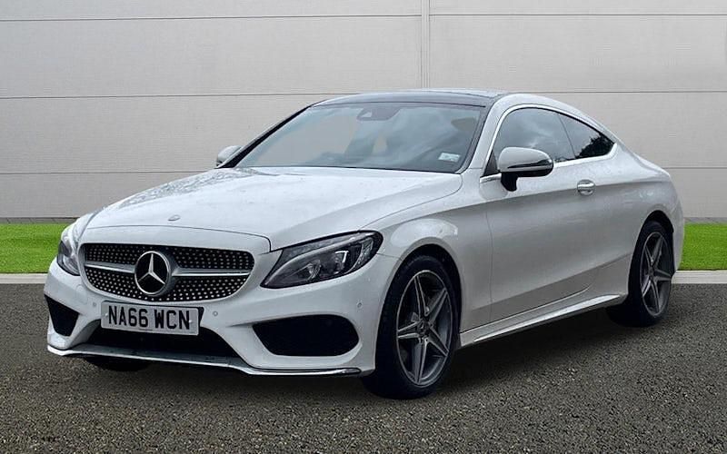 Used Mercedes C220 AMG Line Premium Plus 170 HP (125 kW) 2017 White Coupe