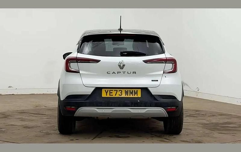 Used Renault Captur Evolution 142 HP (104 kW) 2023 Artic white  SUV