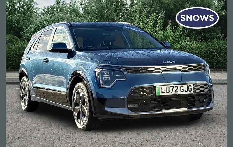 Mineral blue Used 2022 Kia e-Niro SUV | £21,599 (Fair price) - Image 1/4