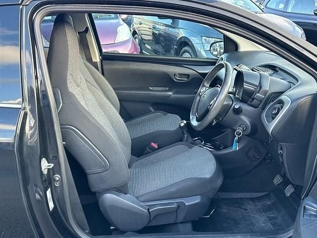 Used Citroën C1 Flair 68 HP (50 kW) 2015 Black Hatchback