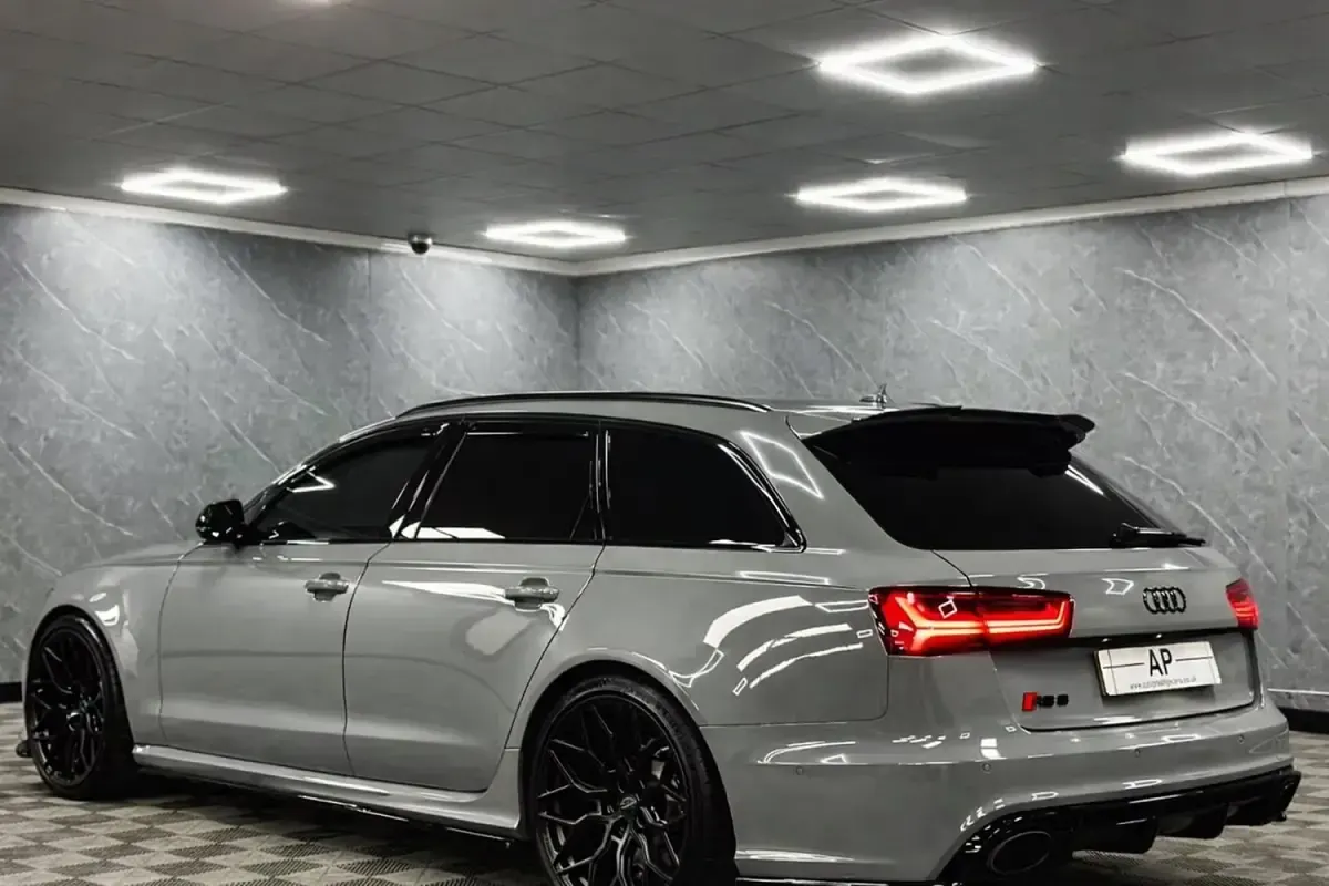 Usado Audi RS6 Design 700 HP (514 kW) 2016 Cinzento Carrinha