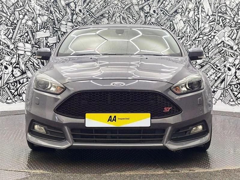 Used Ford Focus ST 185 HP (136 kW) 2016 Grey Hatchback