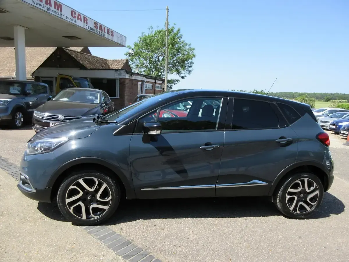 Used Renault Captur Dynamique 90 HP (66 kW) 2016 Blue SUV