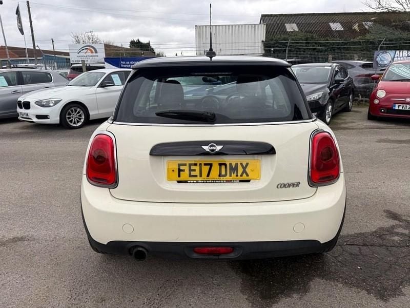 Used Mini Cooper 136 HP (100 kW) 2017 White Hatchback