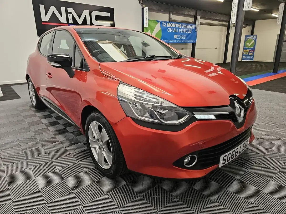 Used Renault Clio Dynamique 75 HP (55 kW) 2016 Red Hatchback