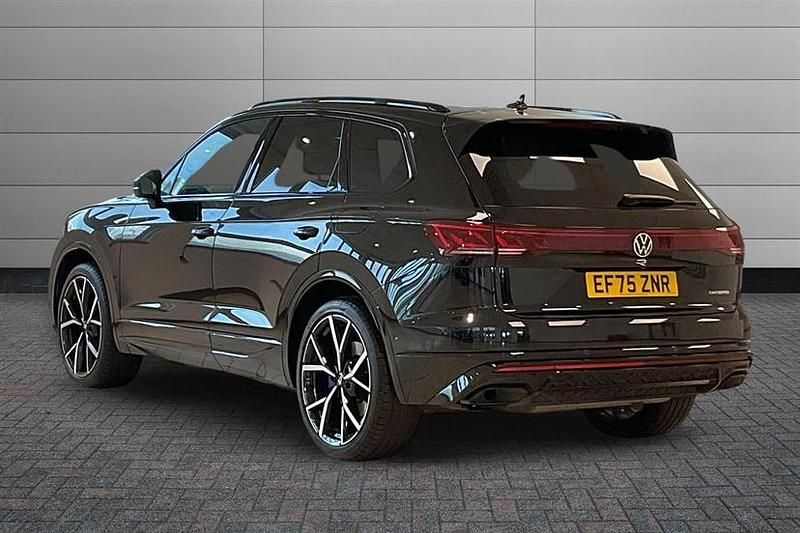 Używany VW Touareg R 462 KM (339 kW) 2026 Czarny SUV