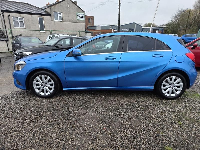 Used Mercedes A180 SE 2015 Blue Hatchback