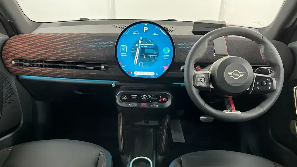 Begagnad Mini Cooper 186 kW (254 HK) 2025 Röd Halvkombi