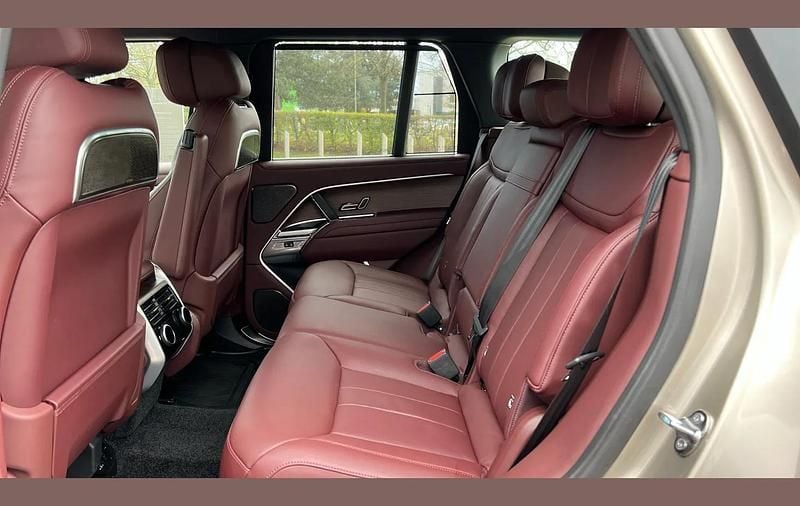 Used Land Rover Range Rover Autobiography 550 HP (404 kW) 2024 Other SUV