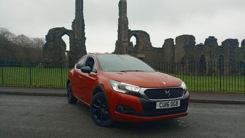 Used DS Automobiles DS4 120 HP (88 kW) 2016 Orange Hatchback