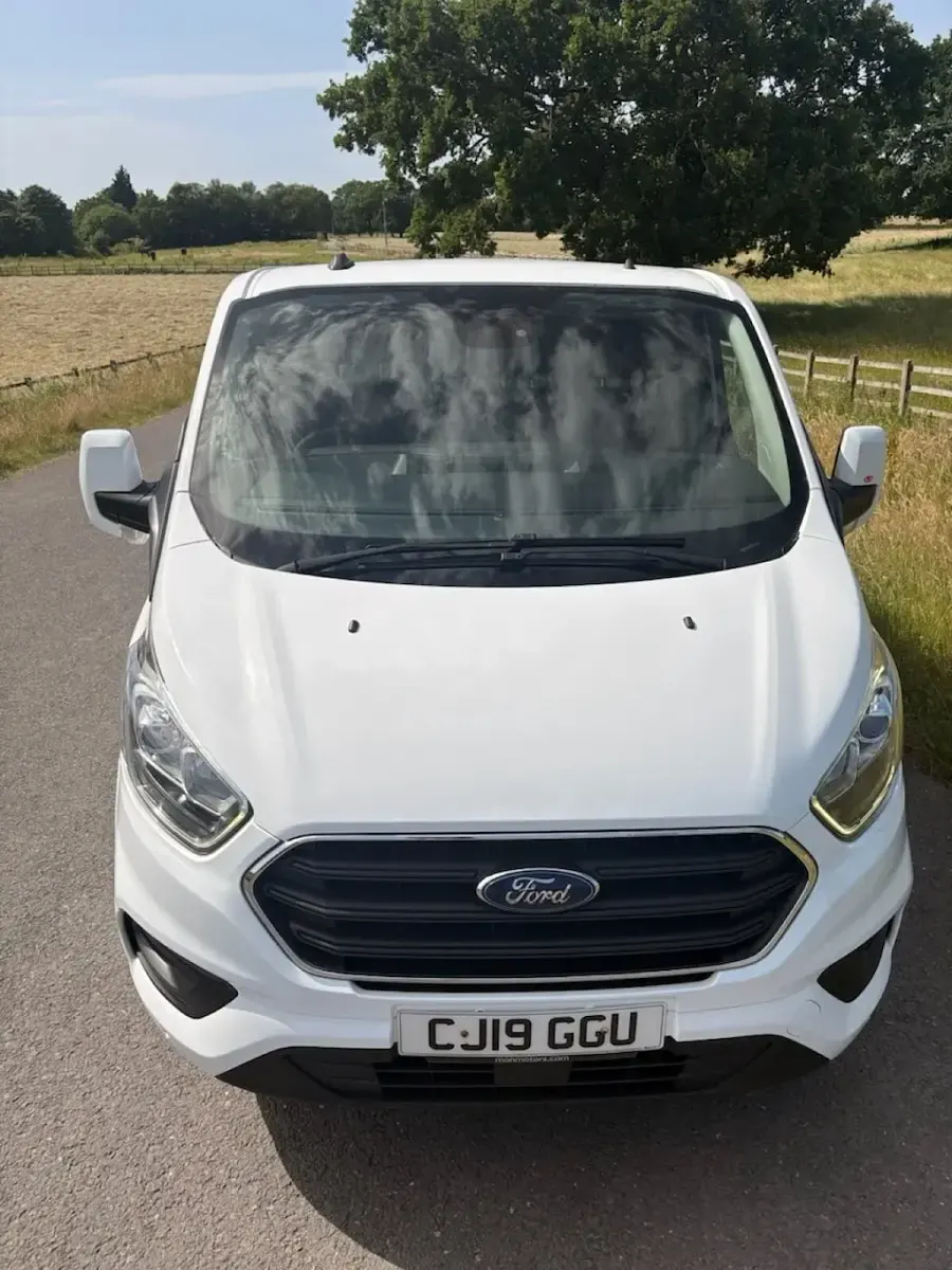 Used Ford Transit Custom Limited 130 HP (95 kW) 2019 White Van