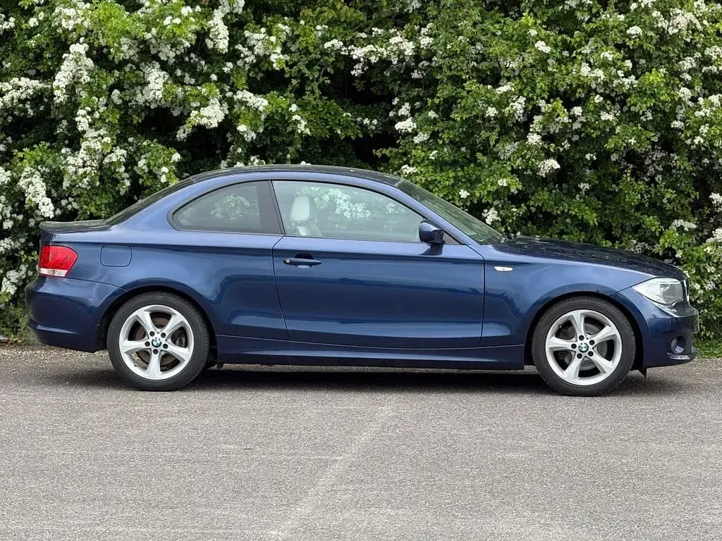 Used BMW 120 Coupé Comfort Edition 170 HP (125 kW) 2011 Blue Coupe