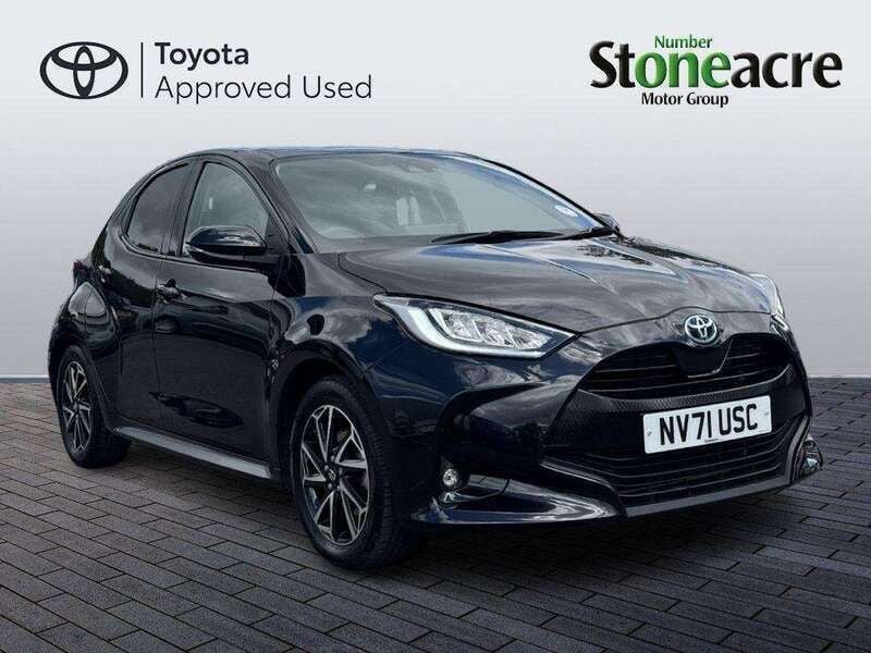 Black Used 2022 Toyota Yaris Hybrid Design Hatchback | £15,700 (Good price) - Image 1/4