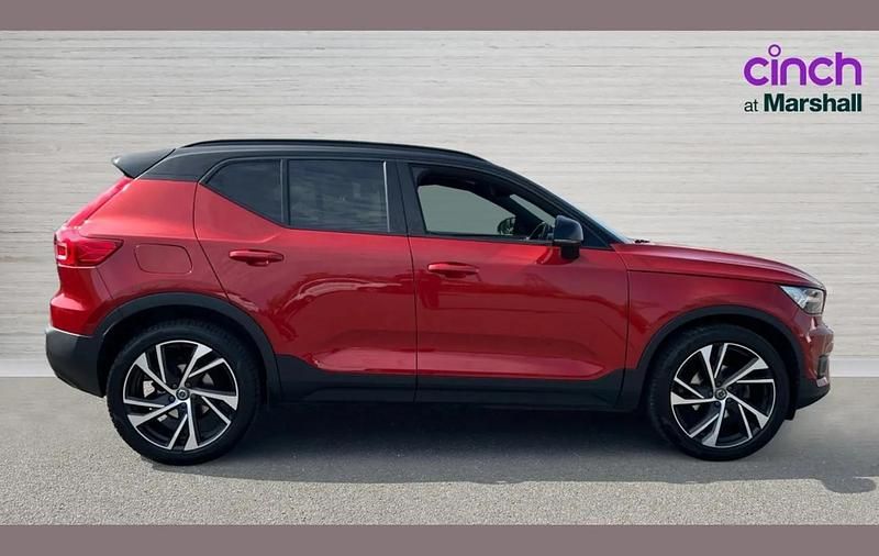 Usado Volvo XC40 R-Design 150 HP (110 kW) 2020 Vermelho SUV