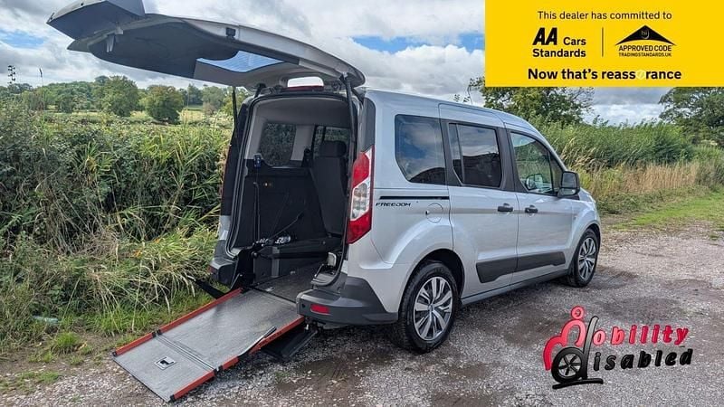 Silver Used 2017 Ford Tourneo Connect Zetec MPV | £14,950 (Expensive) - Image 1/4