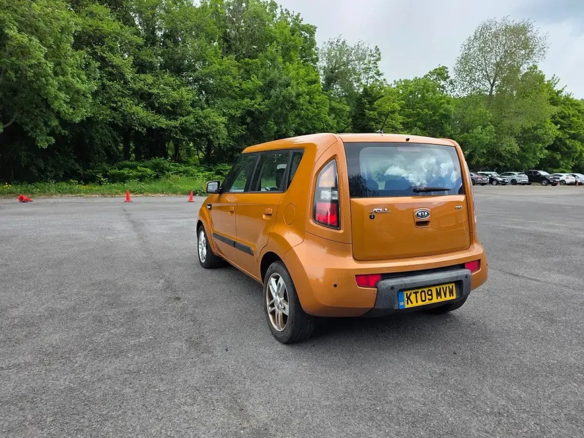 Used Kia Soul 126 HP (92 kW) 2009 Orange SUV