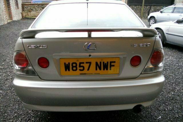 Used Lexus IS200 153 HP (112 kW) 2000 Sedan
