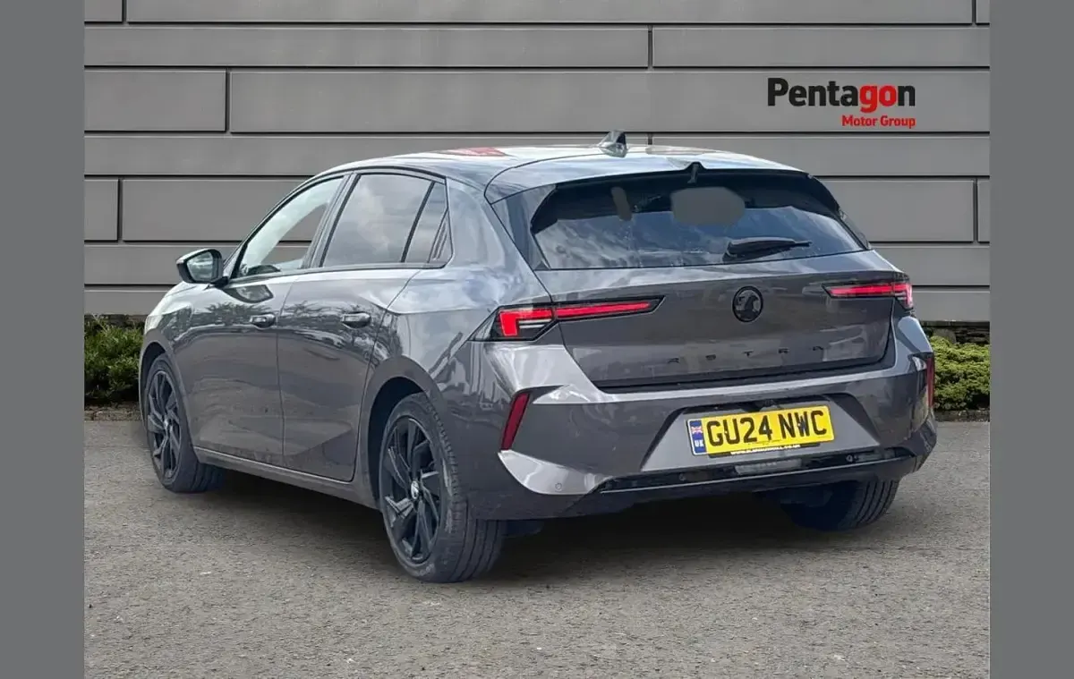 Used Vauxhall Astra 128 HP (94 kW) 2024 Grey Hatchback