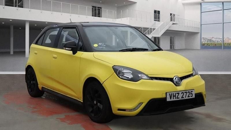 Used MG MG3 106 HP (77 kW) 2017 Yellow Hatchback