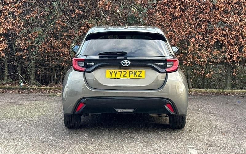 Used Toyota Yaris Hybrid 116 HP (85 kW) 2024 Hatchback