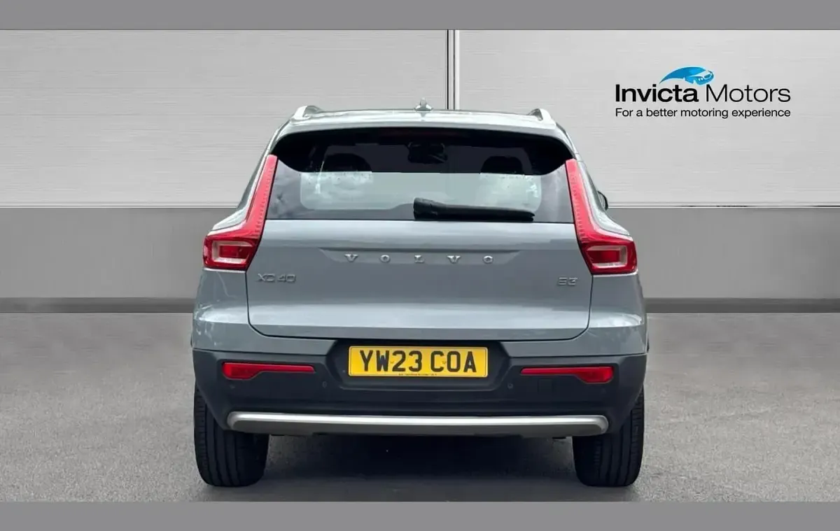 Used Volvo XC40 Core 163 HP (119 kW) 2023 Grey SUV