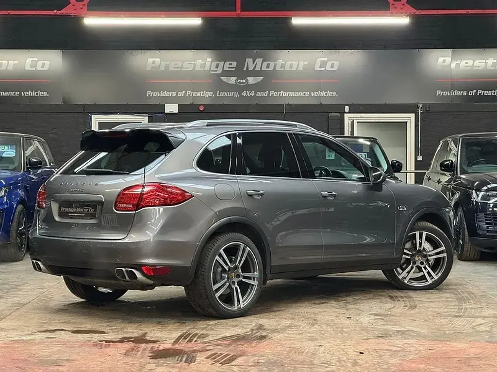 Used Porsche Cayenne 382 HP (280 kW) 2013 Grey SUV