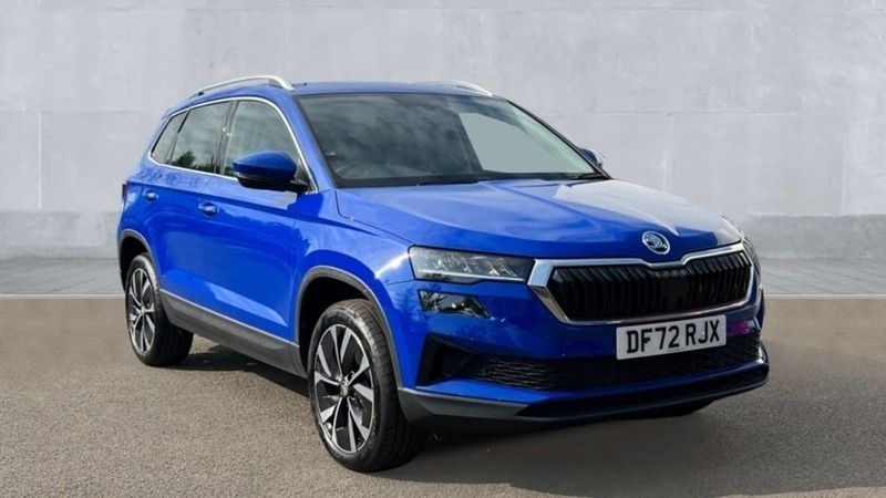 Energy blue Used 2023 Skoda Karoq SE L SUV | £27,490 (A bit pricey) - Image 1/4