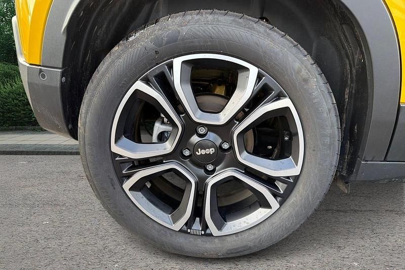 Used Jeep Avenger EV Summit 114 kW (156 HP) 2024 Yellow SUV