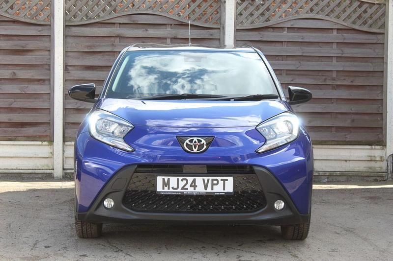Used Toyota Aygo X 72 HP (52 kW) 2024 Blue SUV