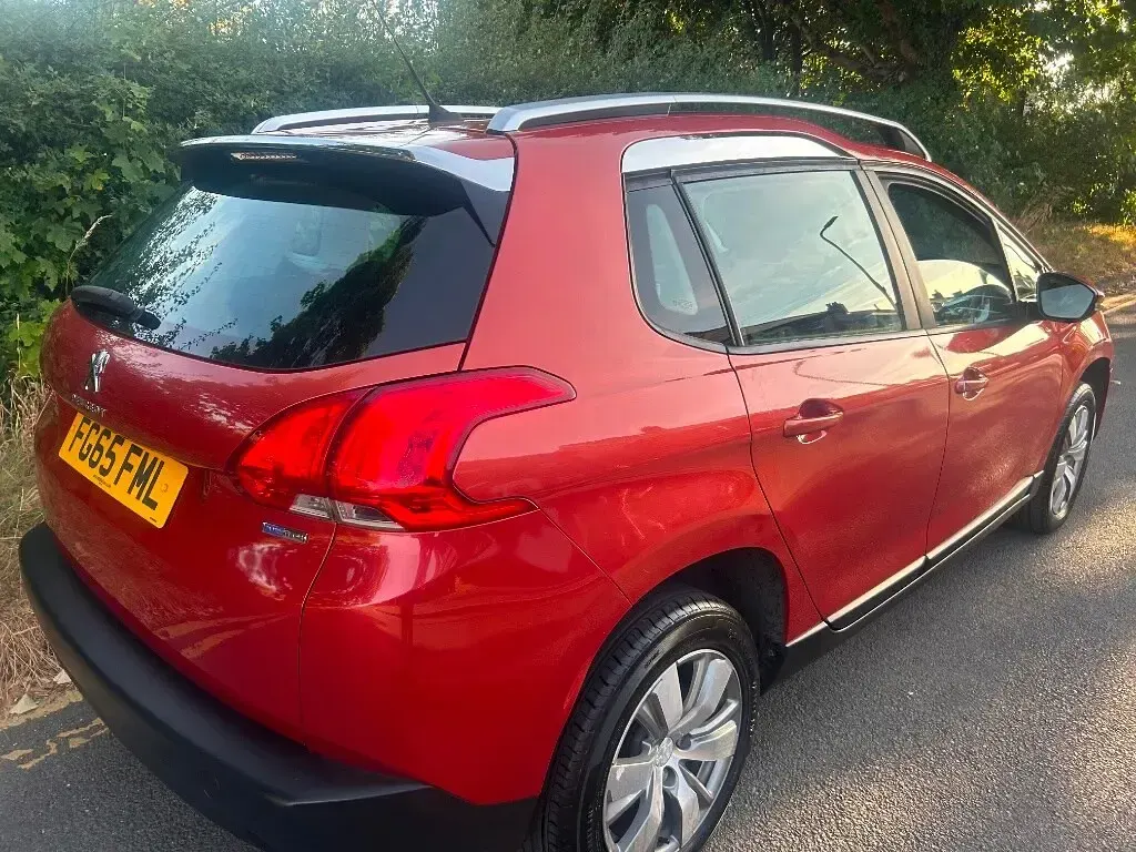 Used Peugeot 2008 Active 80 HP (58 kW) 2015 Red SUV