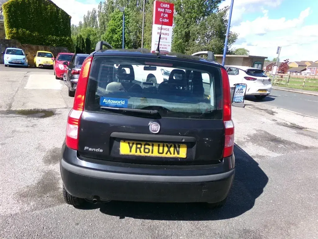 Käytetty Fiat Panda Active 69 HP (50 kW) 2011 Musta Viistoperä