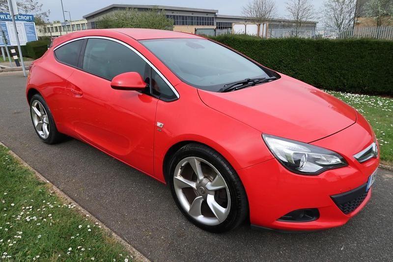 Used Vauxhall Astra GTC SRi 2012 Red Coupe