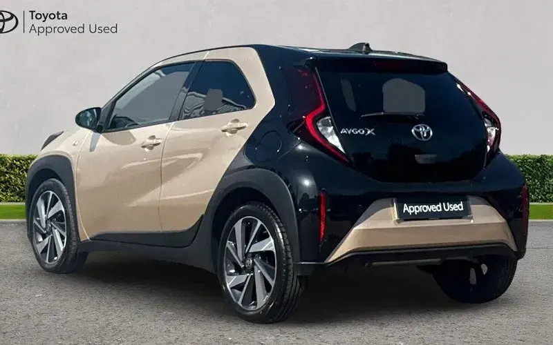 Used Toyota Aygo X 72 HP (52 kW) 2024 Ginger beige bitone SUV