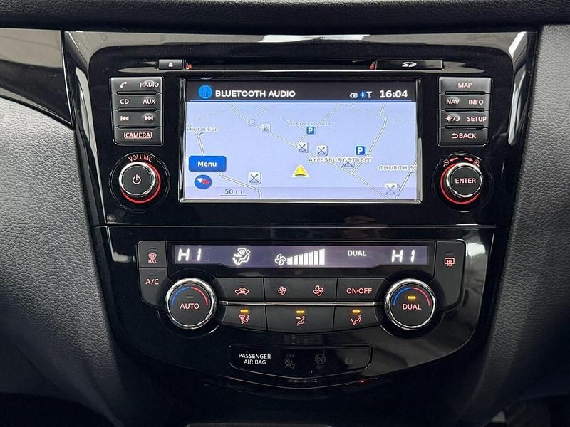 Used Nissan Qashqai Acenta 110 HP (80 kW) 2016 White SUV