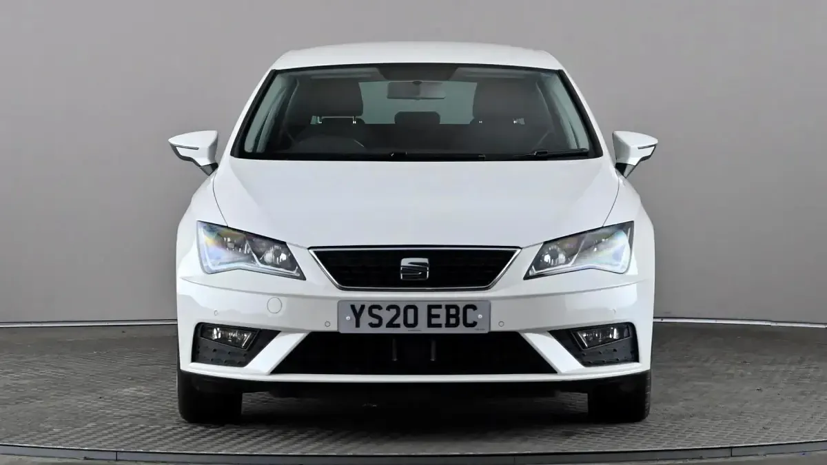 Used Seat Leon SE Dynamic 115 HP (84 kW) 2020 White Hatchback