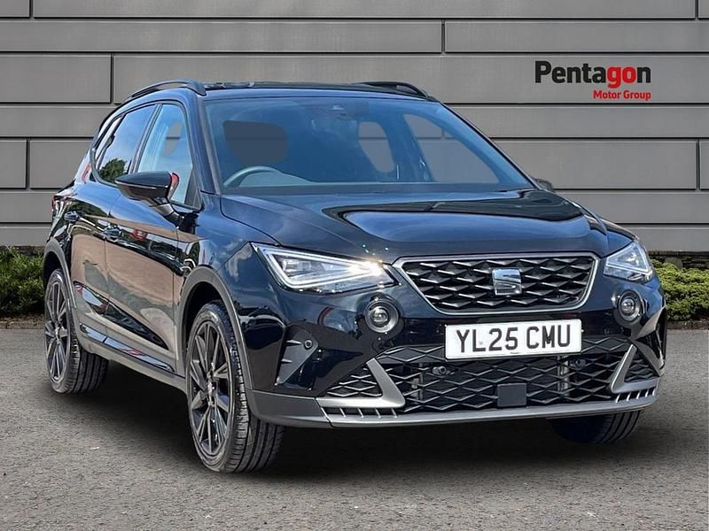 Midnight black Used 2025 Seat Arona Black Edition SUV | £27,495 - Image 1/4