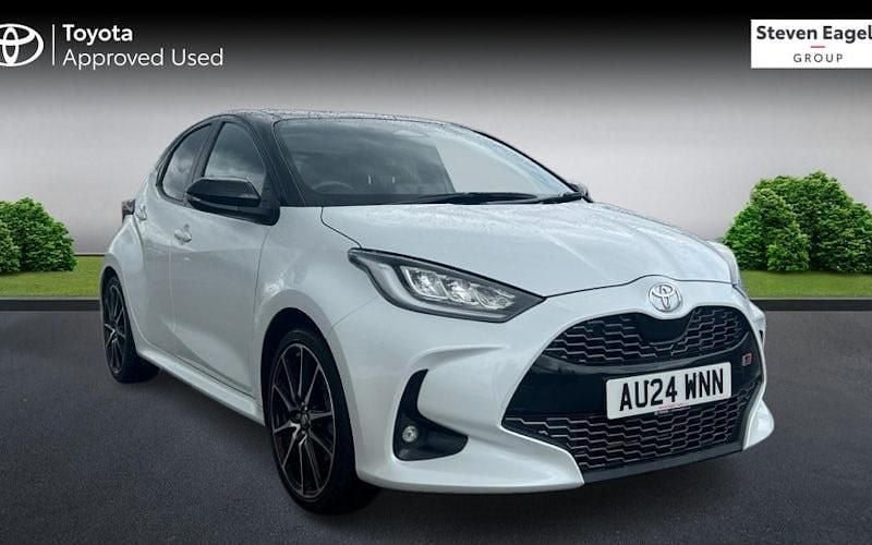 Used 2025 Toyota Yaris Hybrid Sport Hatchback | £23,608 (Fair price) - Image 1/4