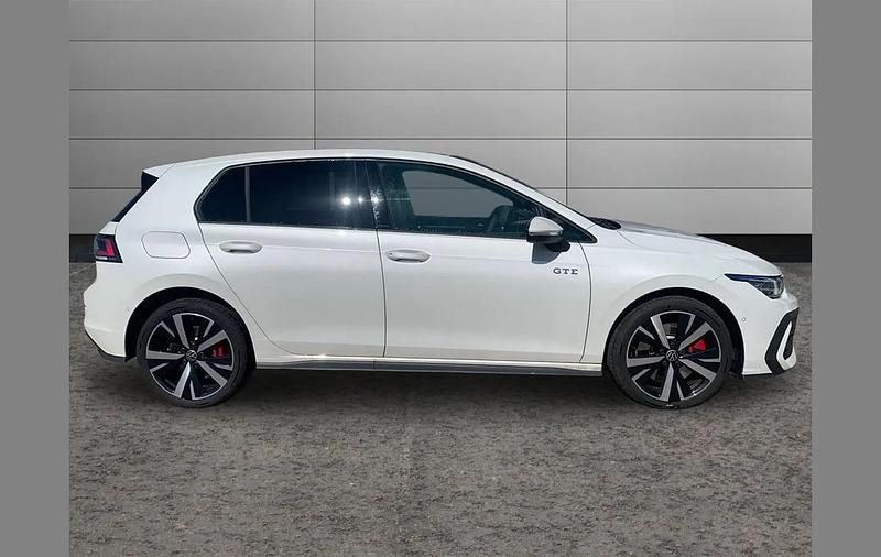 New VW Golf VIII GTE 272 HP (200 kW) 2026 White Hatchback