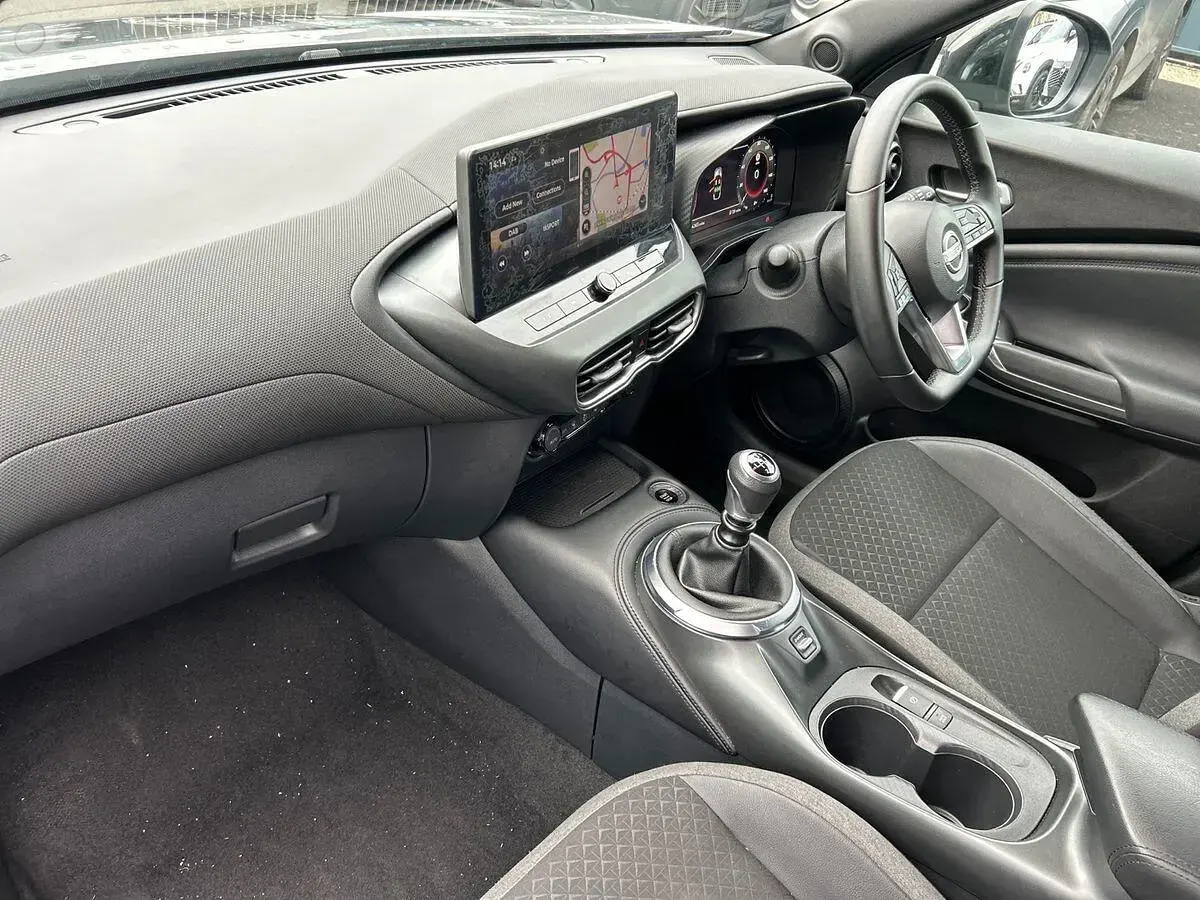 Used Nissan Juke N-Connecta 114 HP (83 kW) 2025 Grey SUV