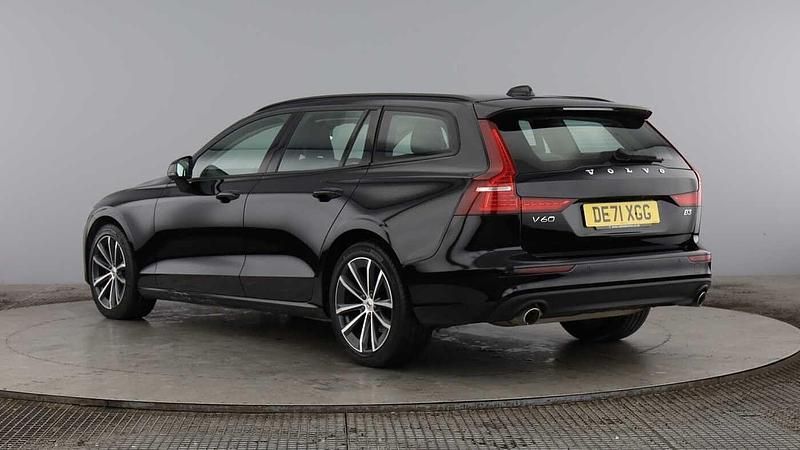 Used Volvo V60 Momentum 163 HP (119 kW) 2022 Black Estate