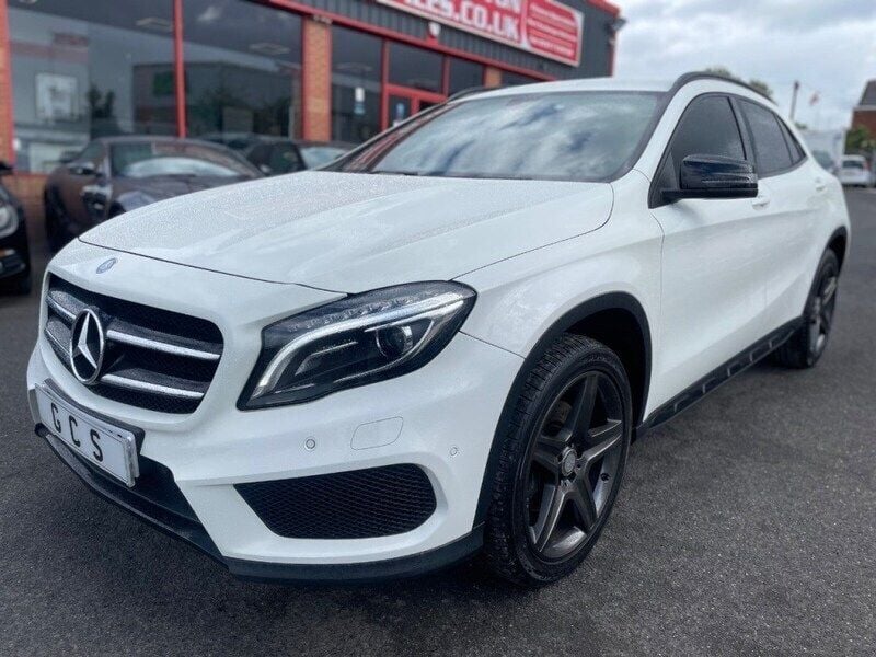 White Used 2015 Mercedes GLA250 AMG line SUV | £14,490 (Fair price) - Image 1/4