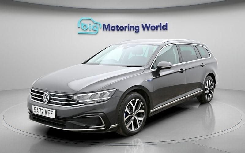 Used VW Passat GTE 218 HP (160 kW) 2022 Grey Estate