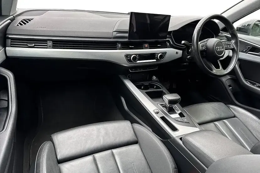 Used Audi A4 Sport 163 HP (119 kW) 2022 Silver Sedan