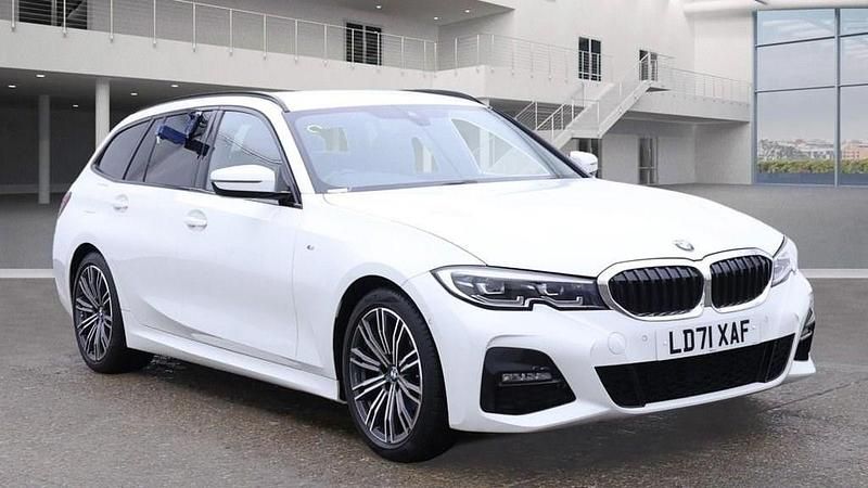 White Used 2021 BMW 318 M Sport Estate | £25,999 (A bit pricey) - Image 1/4